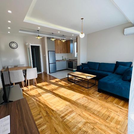 Apartment Luxury Explorer ポドゴリツァ エクステリア 写真