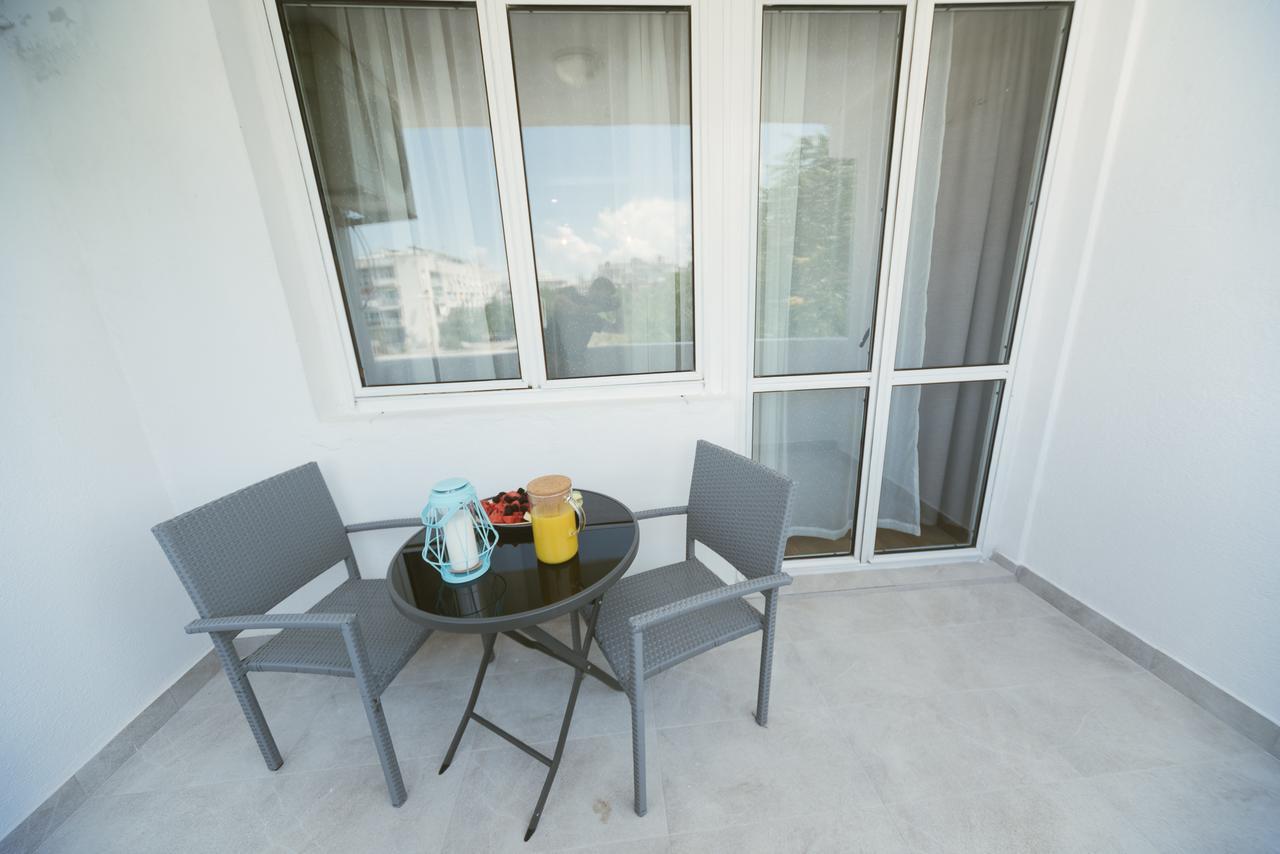 Apartment Luxury Explorer ポドゴリツァ エクステリア 写真