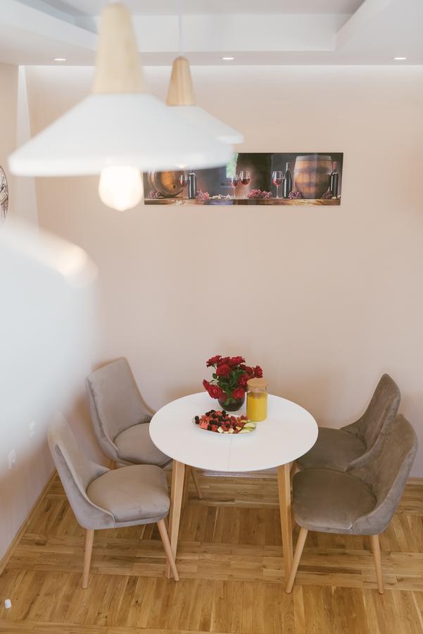 Apartment Luxury Explorer ポドゴリツァ エクステリア 写真